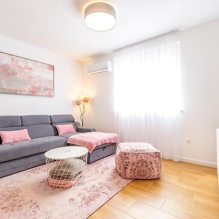 Rose Apartment Kastela Ngoại thất bức ảnh
