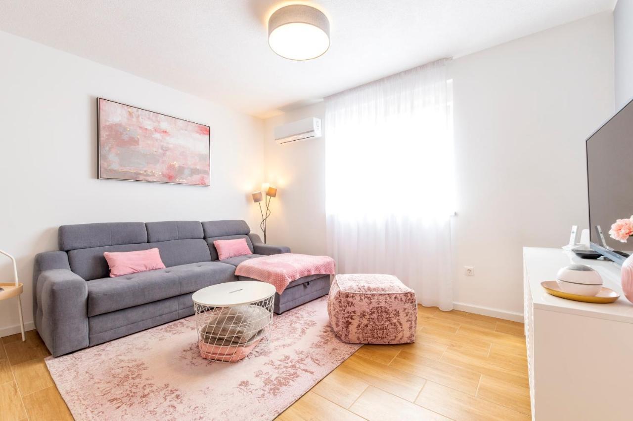 Rose Apartment Kastela Ngoại thất bức ảnh