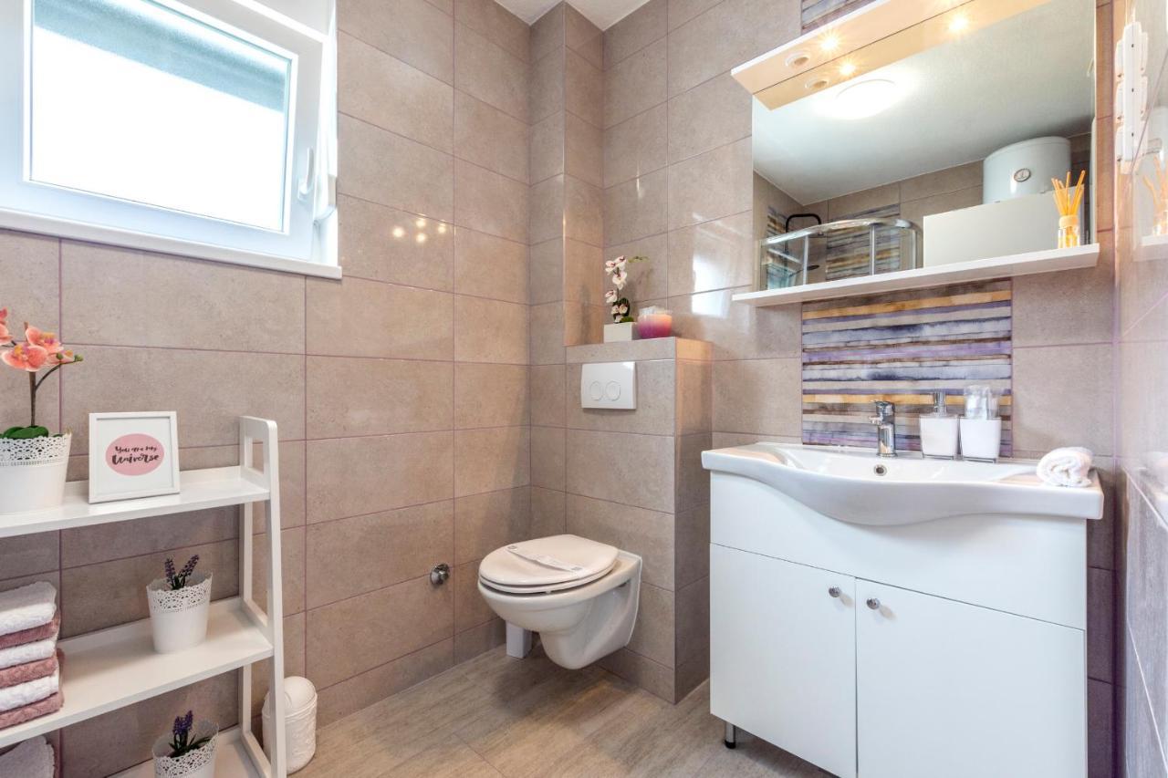 Rose Apartment Kastela Ngoại thất bức ảnh