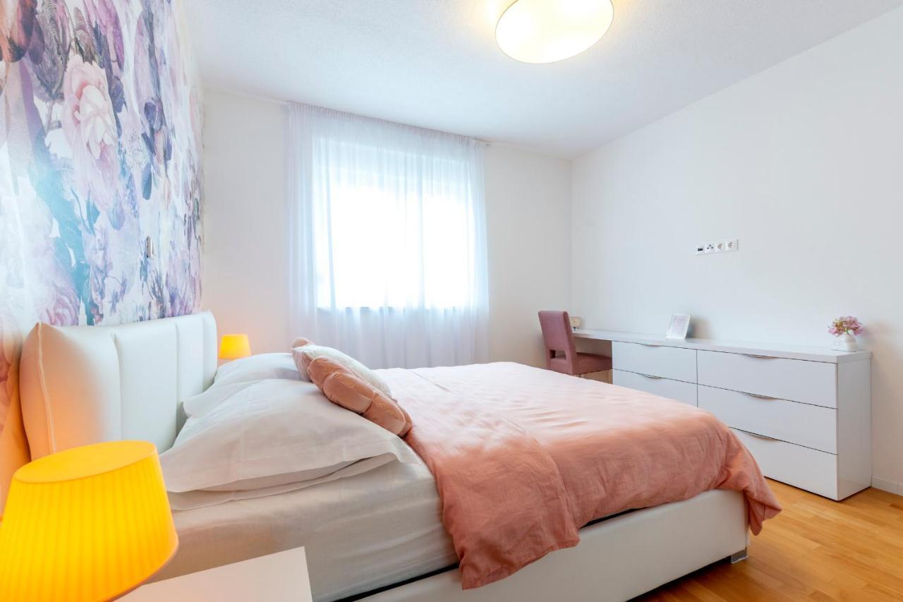 Rose Apartment Kastela Ngoại thất bức ảnh