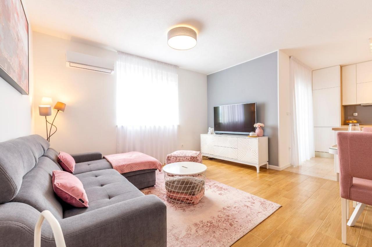 Rose Apartment Kastela Ngoại thất bức ảnh